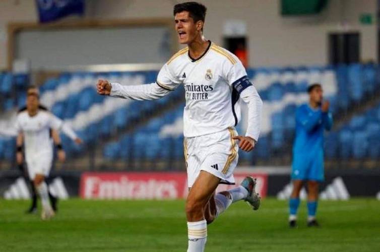 阿斯：皇马今夏想引进一名中场核心，性价比最高的是斯密特